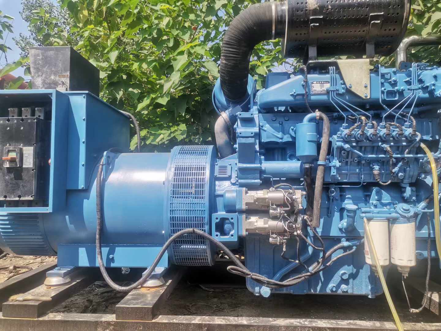 西林详细说明降低 800kW 柴油发电机输出电流波动的方法